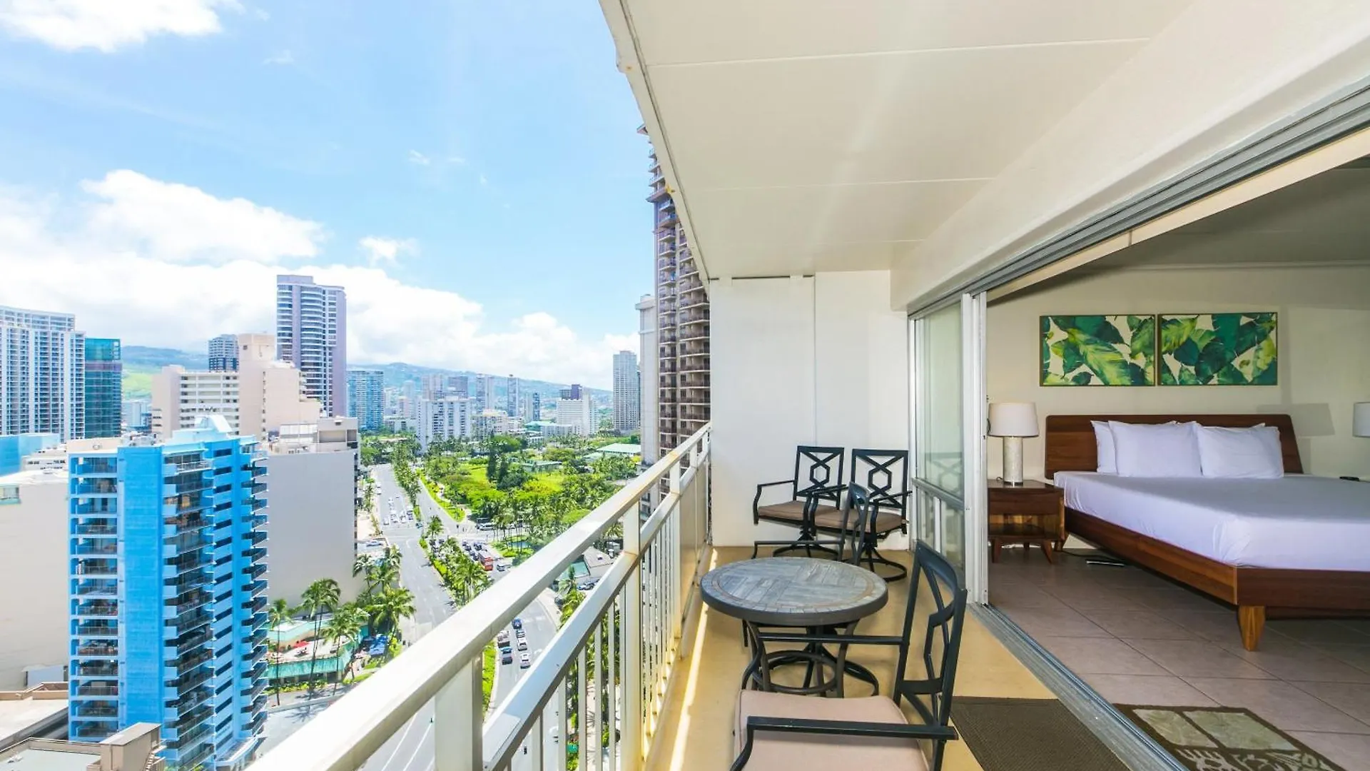 Ilikai Tower 1915 City View 1Br Honolulu Apartment